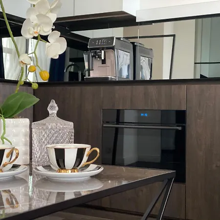 Daire Modern And Luxury In The Center Of *